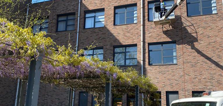 Schoonmaak van scholen